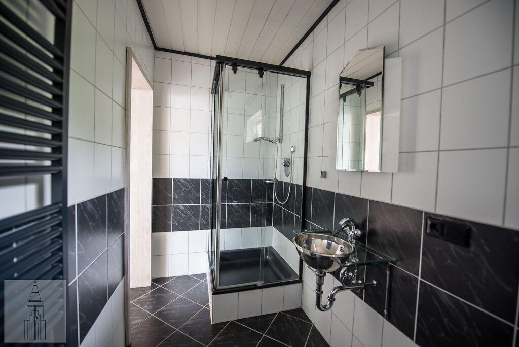 102121289-Duschbad.JPG