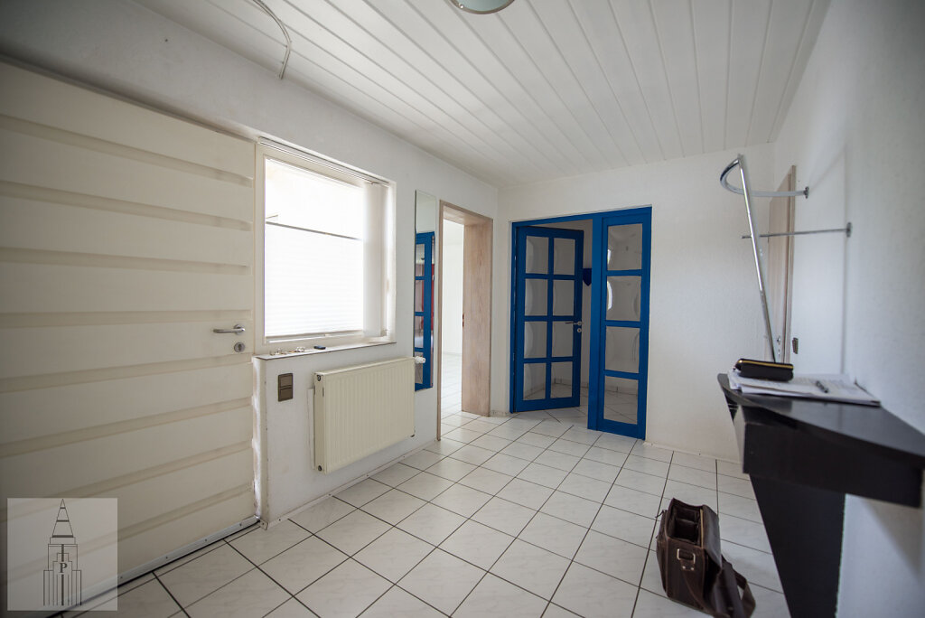 102121289-Eingangsbereich.JPG