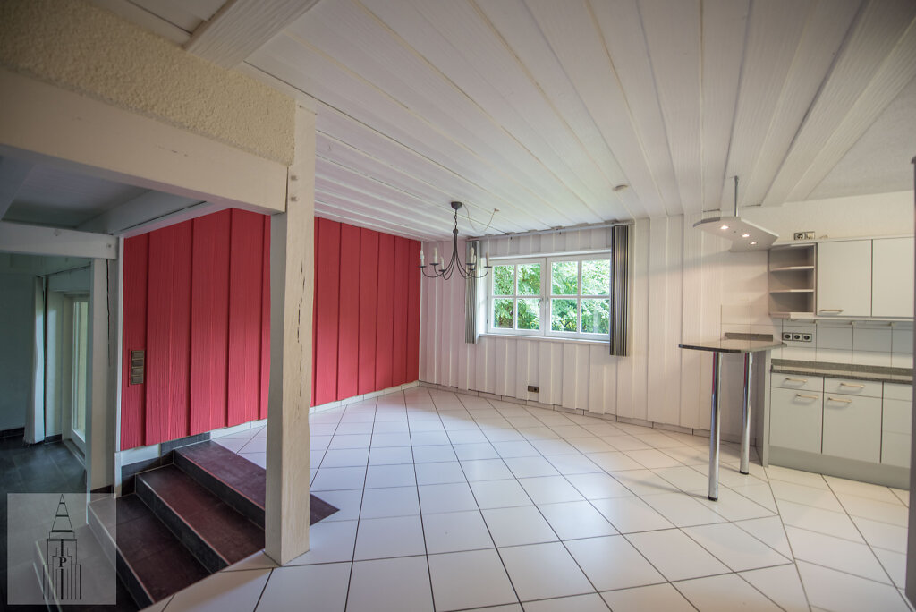 102121289-Esszimmer.JPG