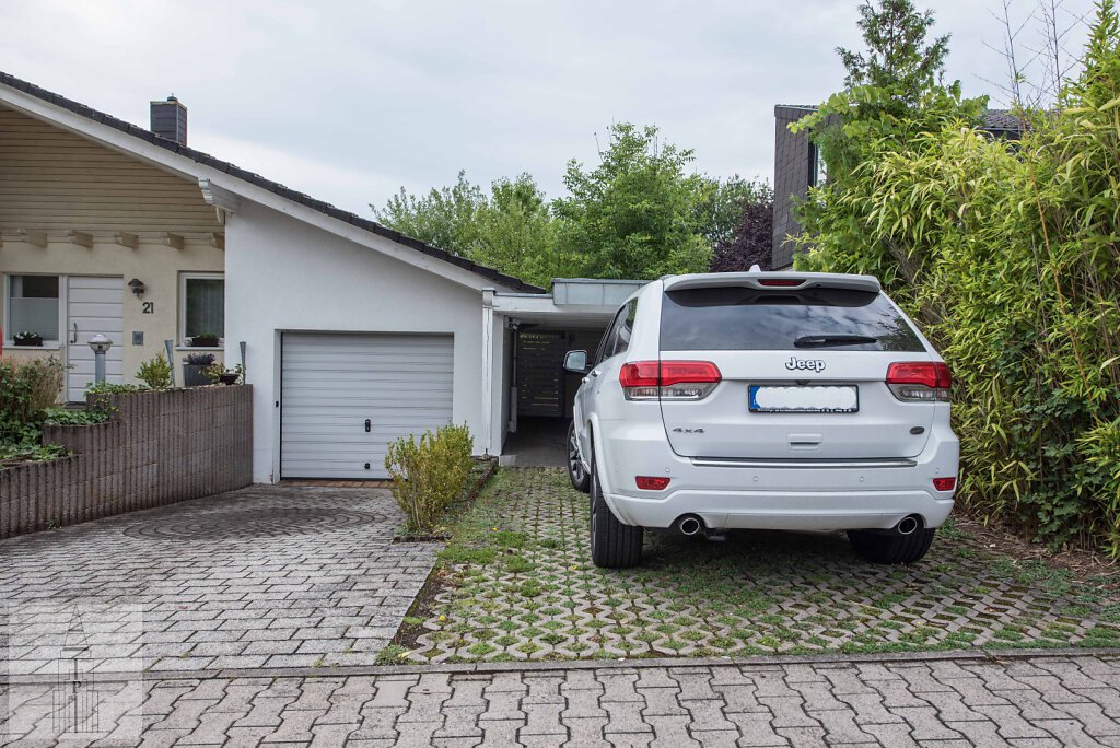 102121289-Garage-Carport.JPG