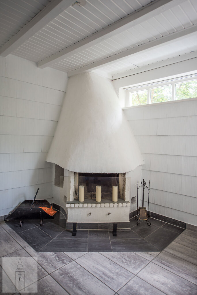 102121289-Kamin.JPG