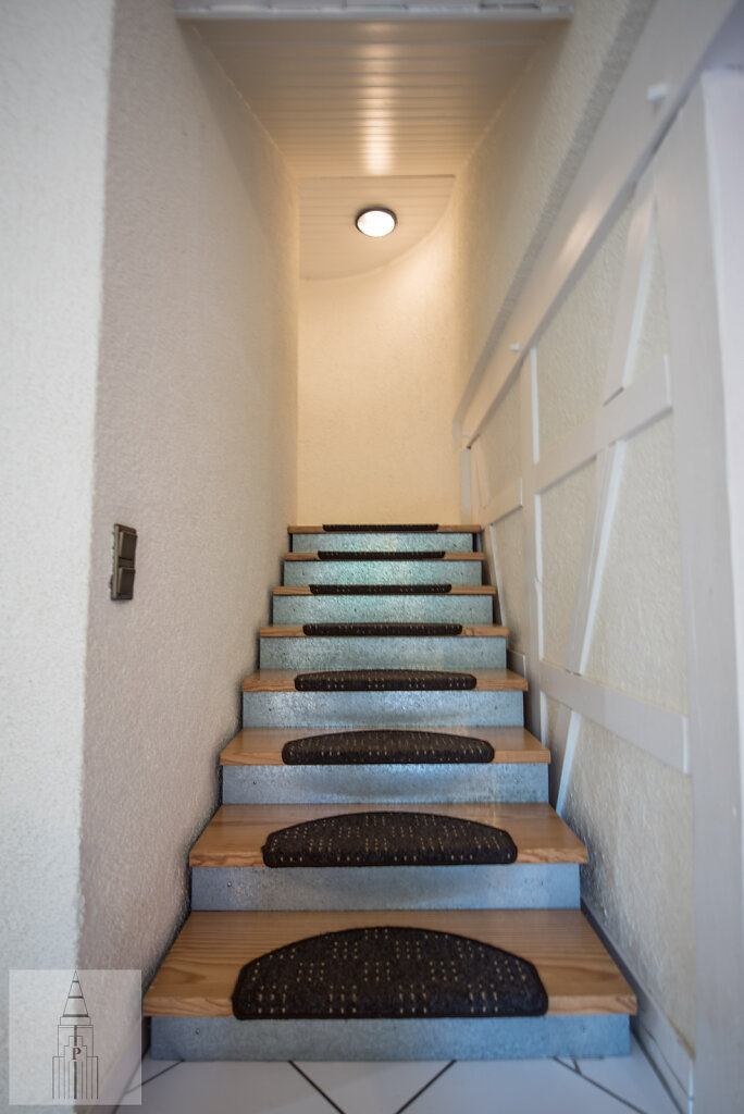 102121289-Treppenaufgang.JPG